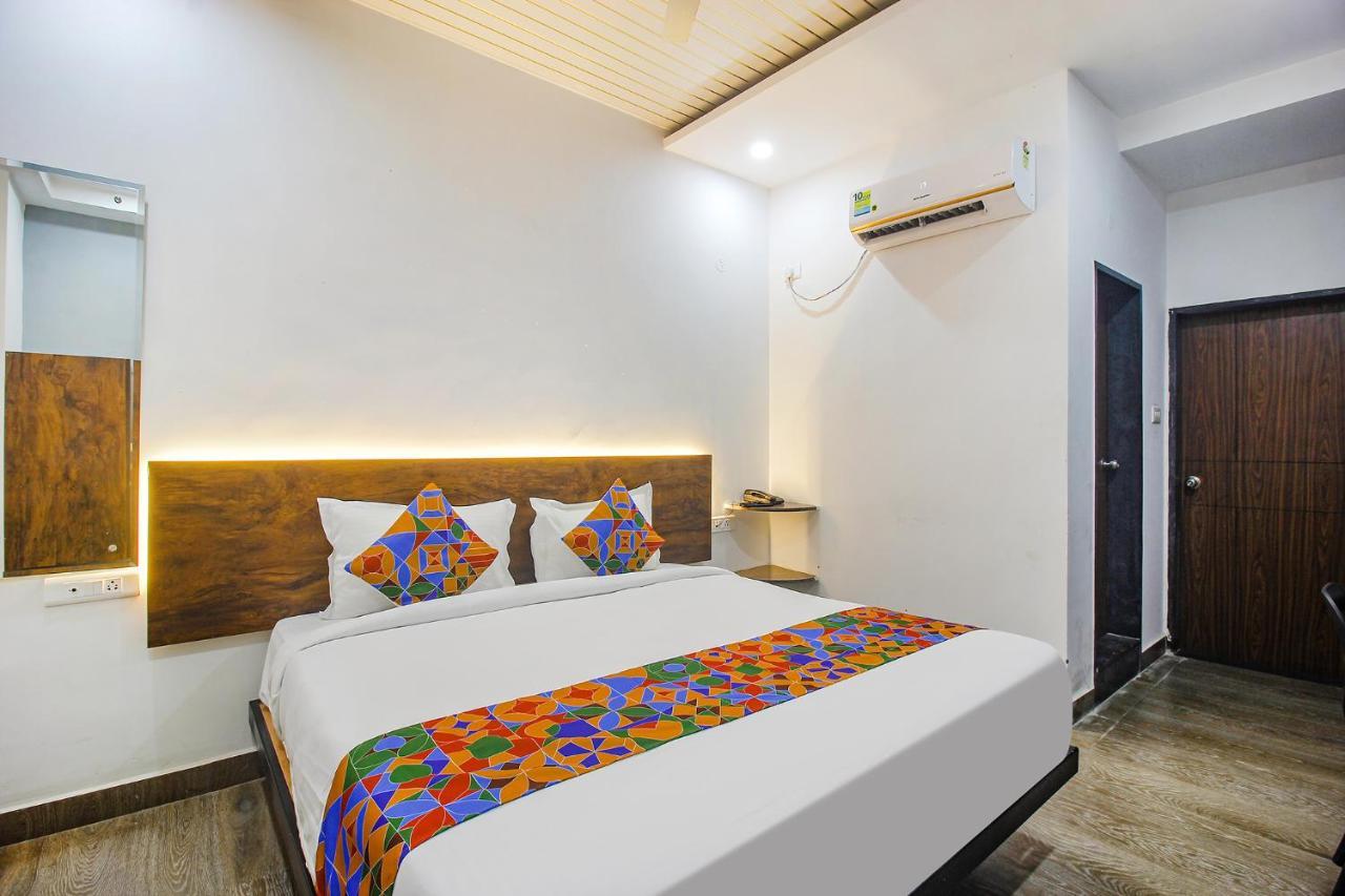 Fabhotel W Grand Suites - Nr Lanco Hills, Manikonda Hajdarabad Zewnętrze zdjęcie