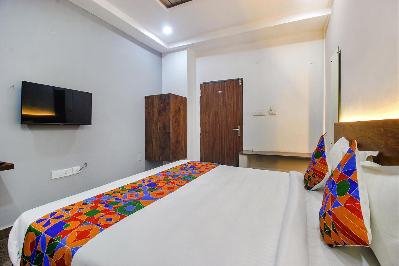 Fabhotel W Grand Suites - Nr Lanco Hills, Manikonda Hajdarabad Zewnętrze zdjęcie