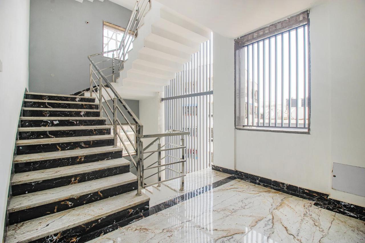 Fabhotel W Grand Suites - Nr Lanco Hills, Manikonda Hajdarabad Zewnętrze zdjęcie